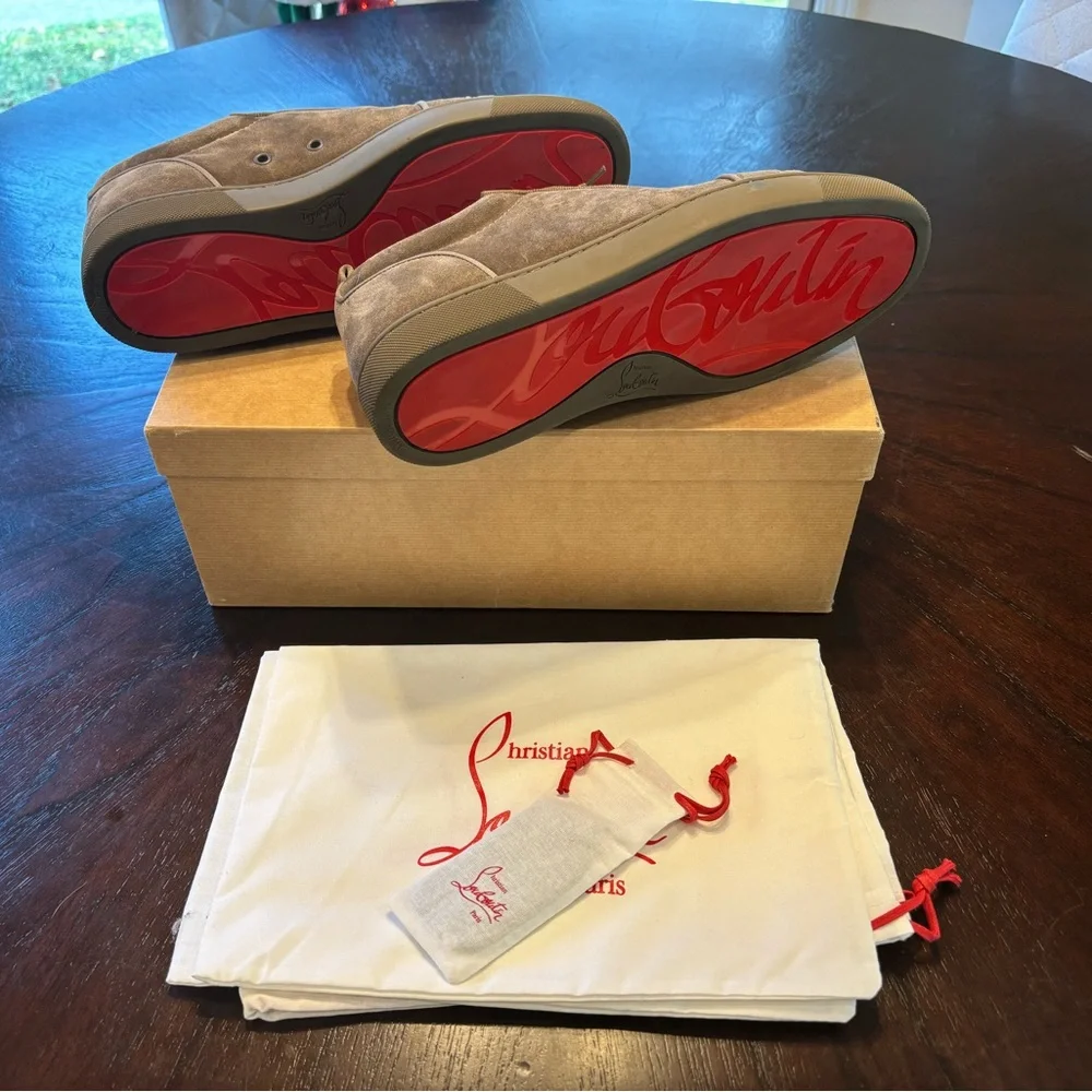 Christian Louboutin - Picture 3 of 5